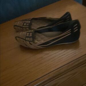 Reef Black and Cream Flats with Striped Design